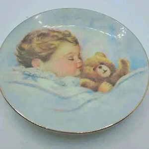 Vintage Avon‎ 1992 Porcelain Keepsake Baby Plate Dish Rosanna Kaloustian